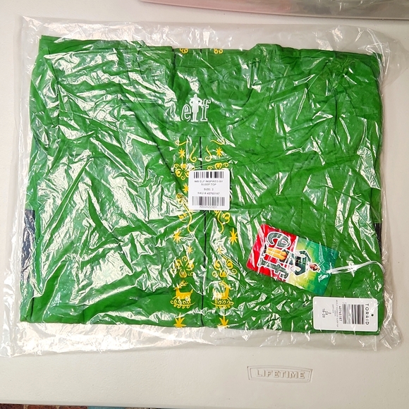 ❤️NWT VINTAGE TORRID TEE BUDDY THE ELF MOVIE SLEEP CHRISTMAS HOLIDAY TOP PLUS 2X - Picture 4 of 12